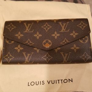Louis Vuitton Monogram Sarah Wallet